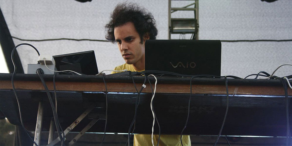 Musisi Ini Pakai Nama yang Paling Susah Dibaca!